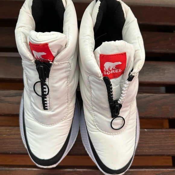 Sorel womens out n about puffy zip boots - Picture 4 of 6